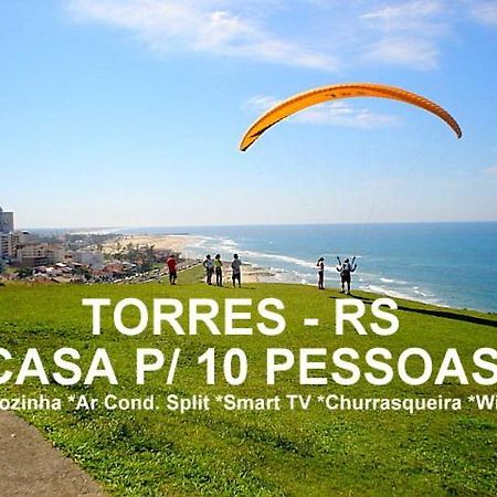 Casa De 2 Quartos Com 2 Ares-Condicionados Em Torres-Rs - Na Mais Bela Praia Gaucha - Cozinha - Banheiro - Tv Smart 32 E Wi-Fi - Estacionamento - Anfitria Superhost No Bnbヴィラ エクステリア 写真