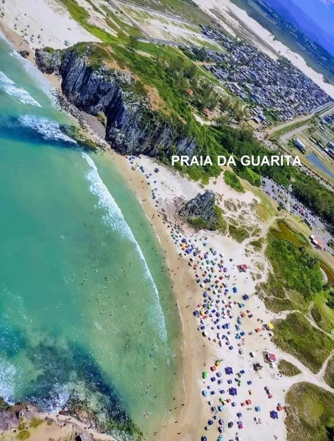 Casa De 2 Quartos Com 2 Ares-Condicionados Em Torres-Rs - Na Mais Bela Praia Gaucha - Cozinha - Banheiro - Tv Smart 32 E Wi-Fi - Estacionamento - Anfitria Superhost No Bnbヴィラ エクステリア 写真