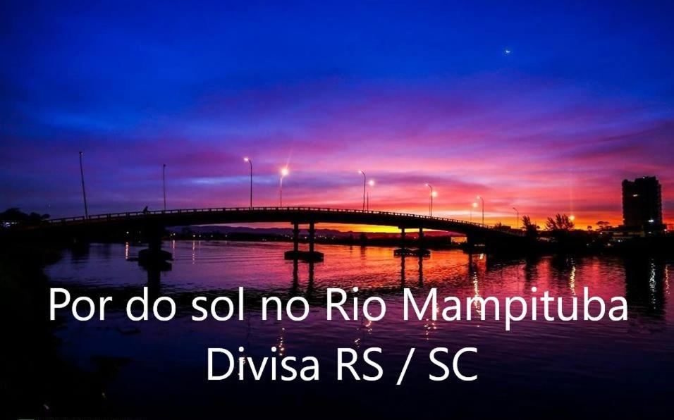 Casa De 2 Quartos Com 2 Ares-Condicionados Em Torres-Rs - Na Mais Bela Praia Gaucha - Cozinha - Banheiro - Tv Smart 32 E Wi-Fi - Estacionamento - Anfitria Superhost No Bnbヴィラ エクステリア 写真