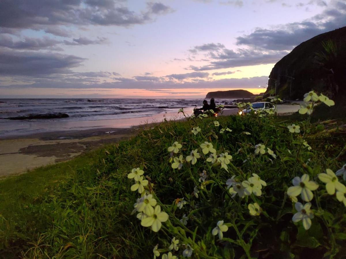 Casa De 2 Quartos Com 2 Ares-Condicionados Em Torres-Rs - Na Mais Bela Praia Gaucha - Cozinha - Banheiro - Tv Smart 32 E Wi-Fi - Estacionamento - Anfitria Superhost No Bnbヴィラ エクステリア 写真