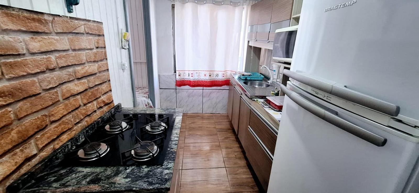 Casa De 2 Quartos Com 2 Ares-Condicionados Em Torres-Rs - Na Mais Bela Praia Gaucha - Cozinha - Banheiro - Tv Smart 32 E Wi-Fi - Estacionamento - Anfitria Superhost No Bnbヴィラ エクステリア 写真