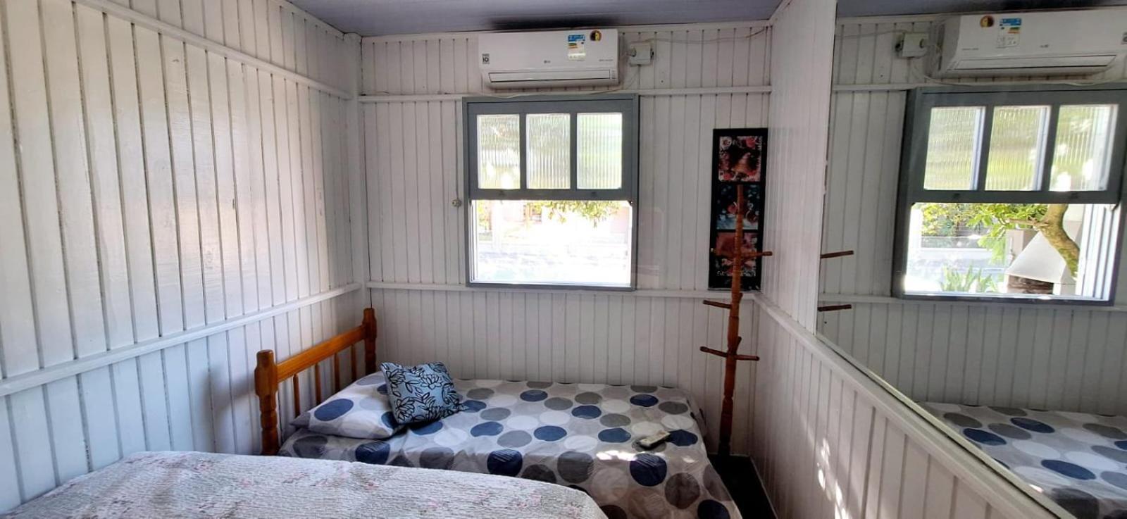 Casa De 2 Quartos Com 2 Ares-Condicionados Em Torres-Rs - Na Mais Bela Praia Gaucha - Cozinha - Banheiro - Tv Smart 32 E Wi-Fi - Estacionamento - Anfitria Superhost No Bnbヴィラ エクステリア 写真